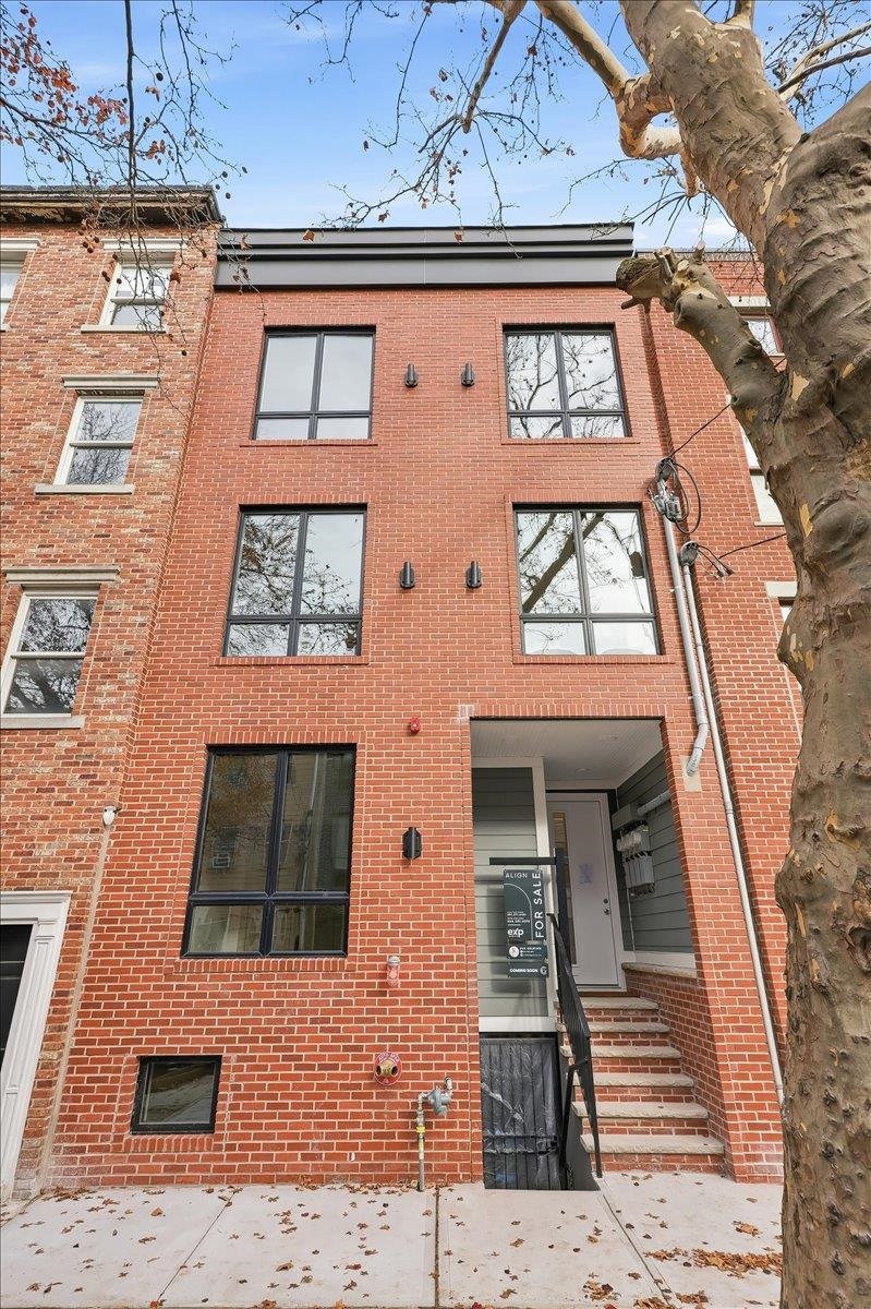 392 1ST ST Unit: 1