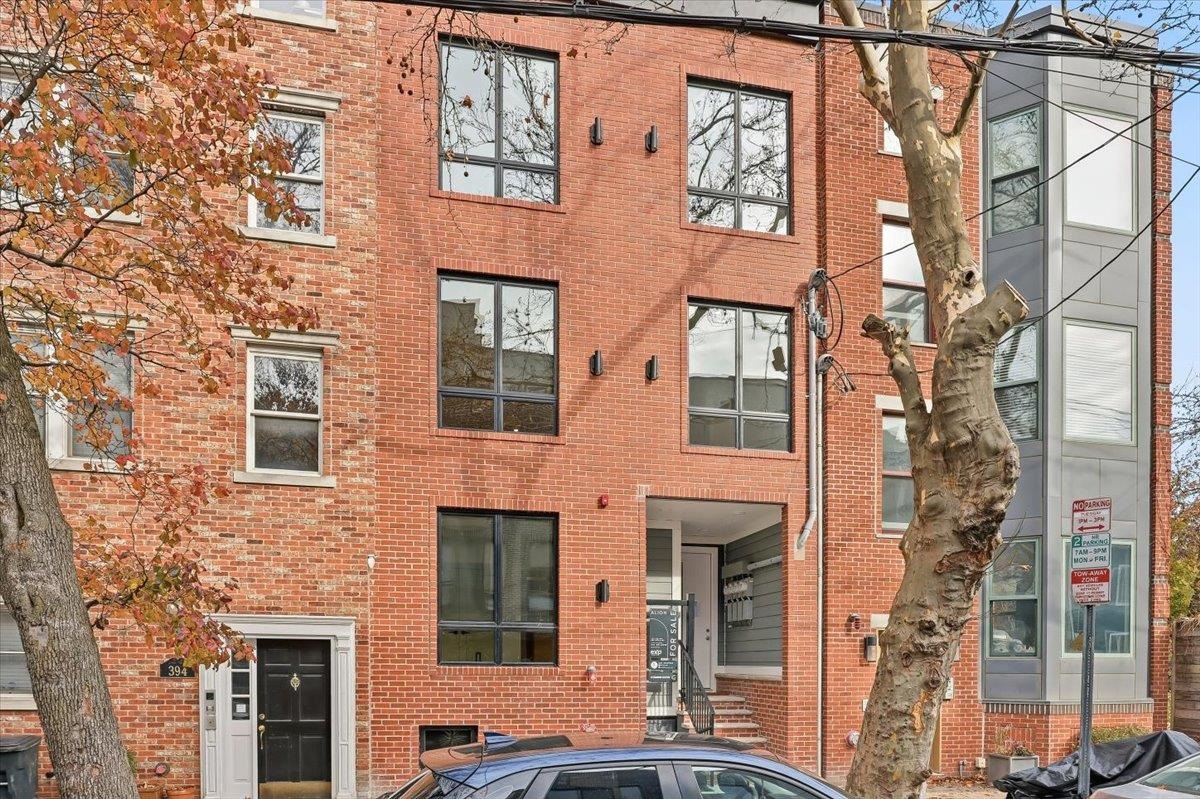 392 1ST ST Unit: 1