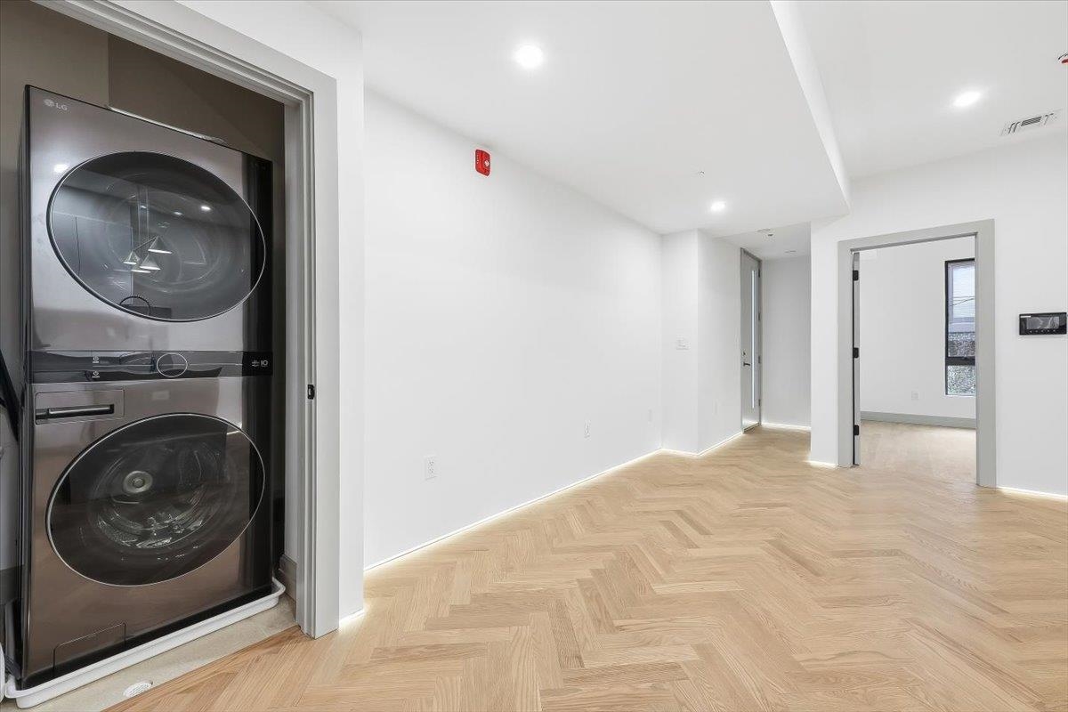 392 1ST ST Unit: 1