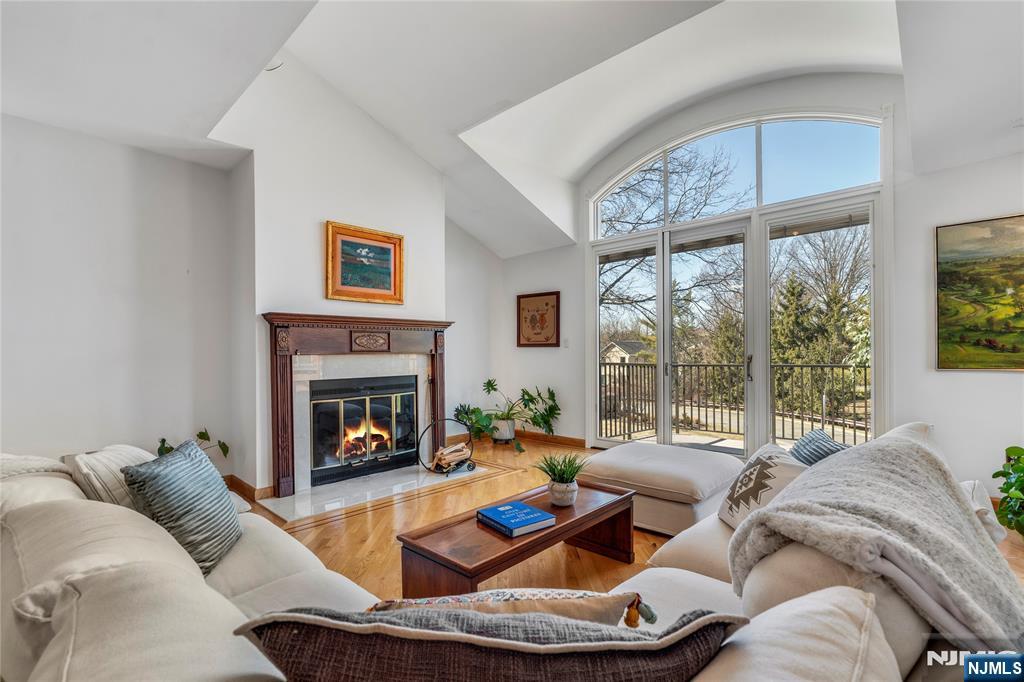 2 Peabody Court 1002