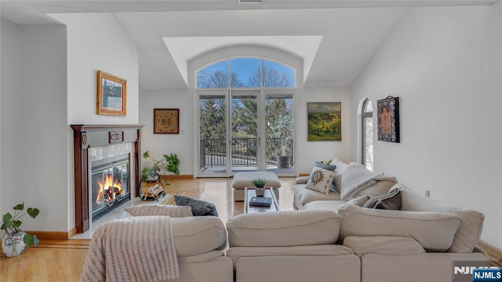 2 Peabody Court 1002