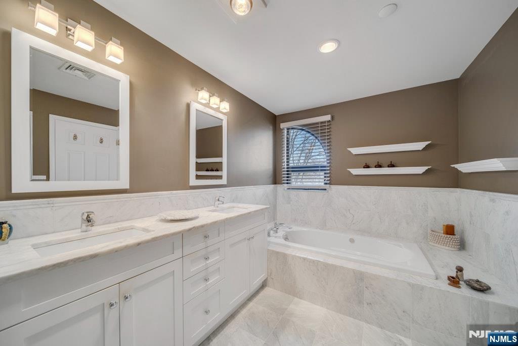 2 Peabody Court 1002