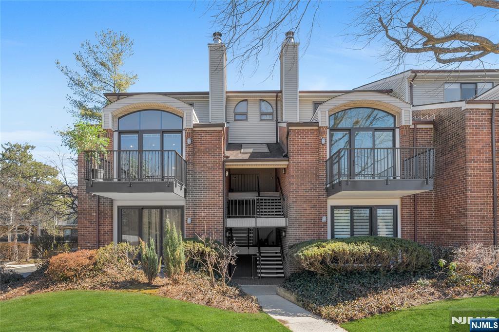 2 Peabody Court 1002