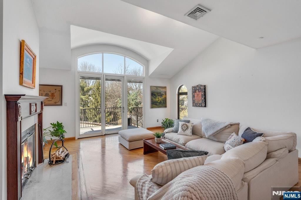 2 Peabody Court 1002