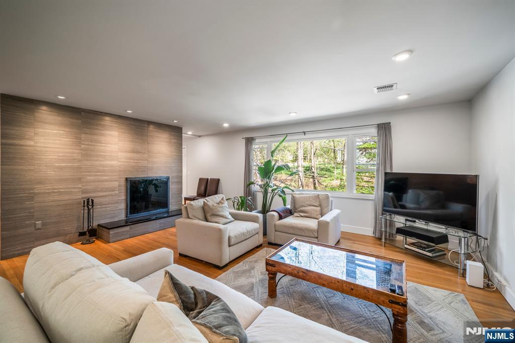 90 Locust Lane