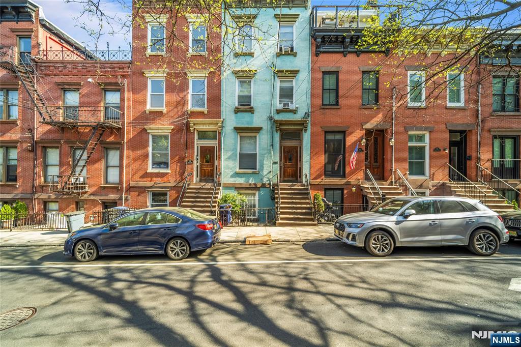 160 2nd Street 4