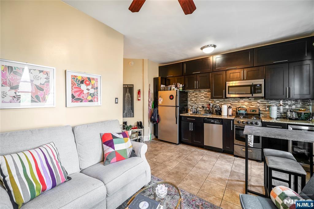 160 2nd Street 4
