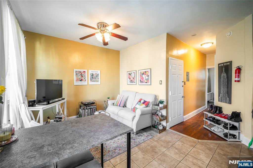 160 2nd Street 4