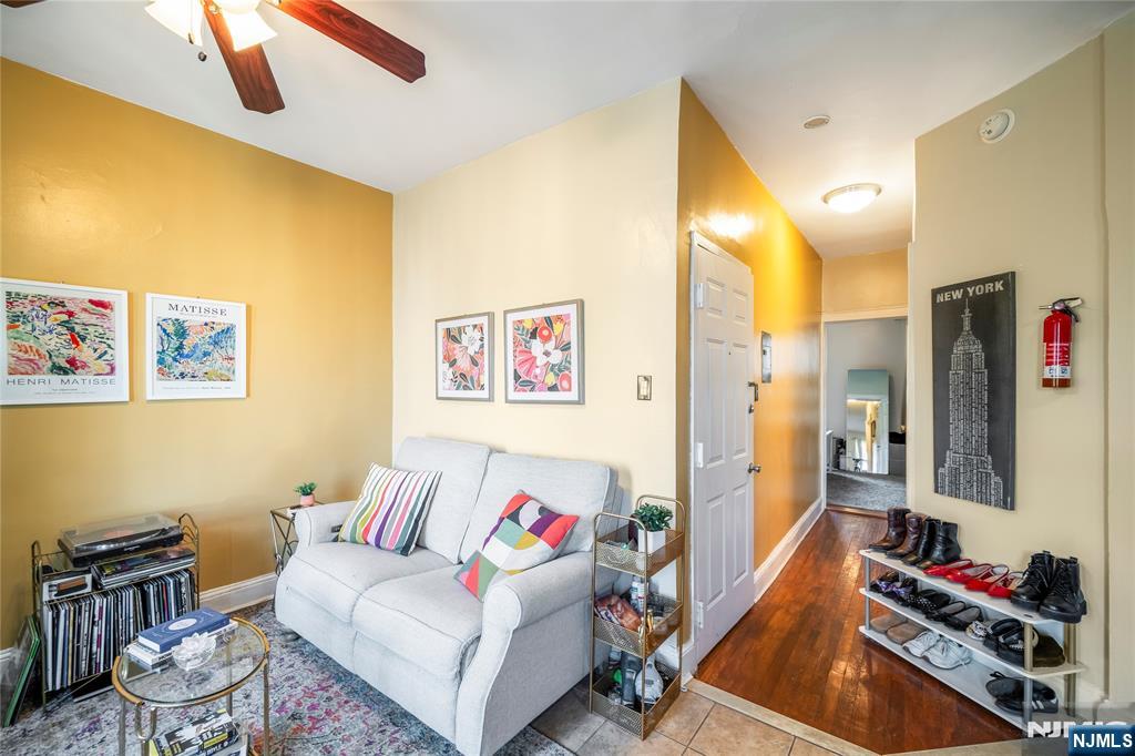 160 2nd Street 4