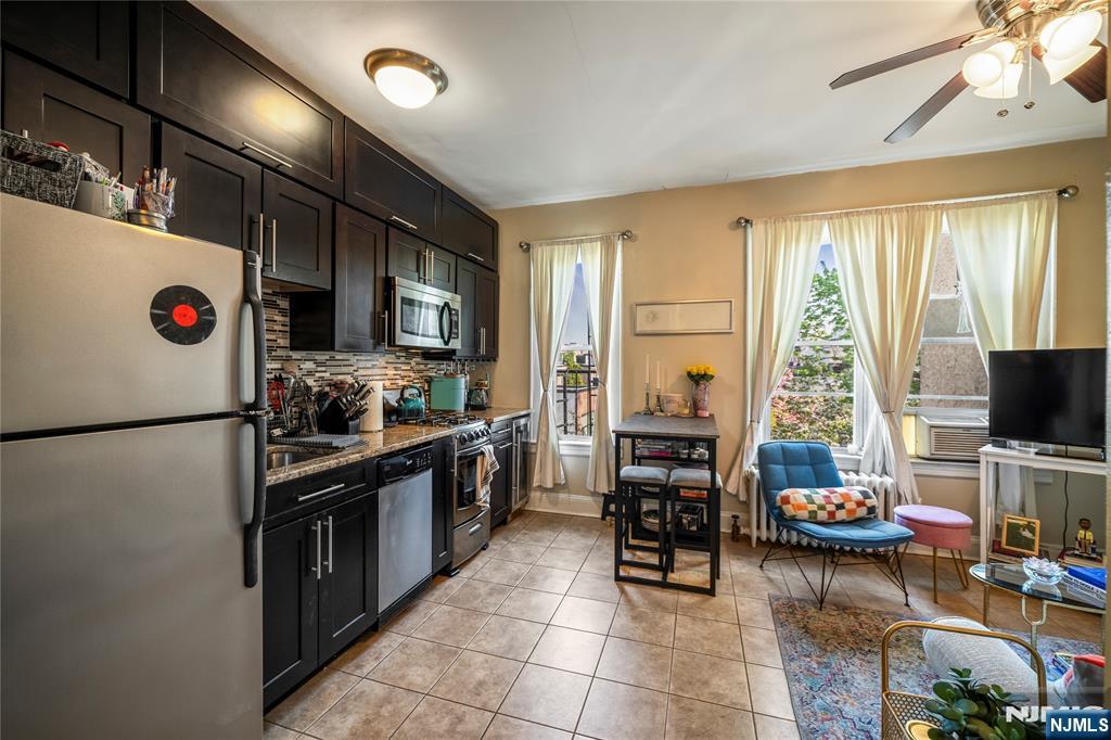 160 2nd Street 4