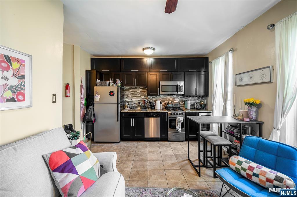 160 2nd Street 4