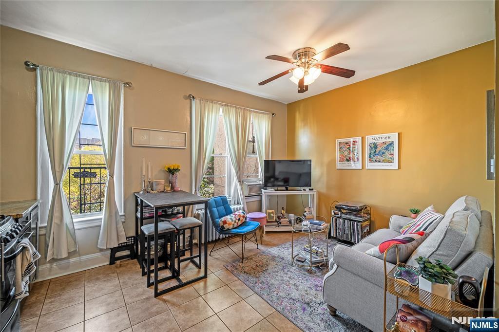 160 2nd Street 4