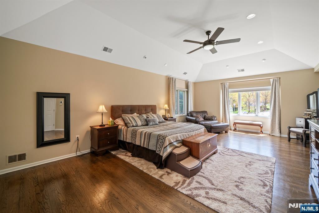 10 Smock Court