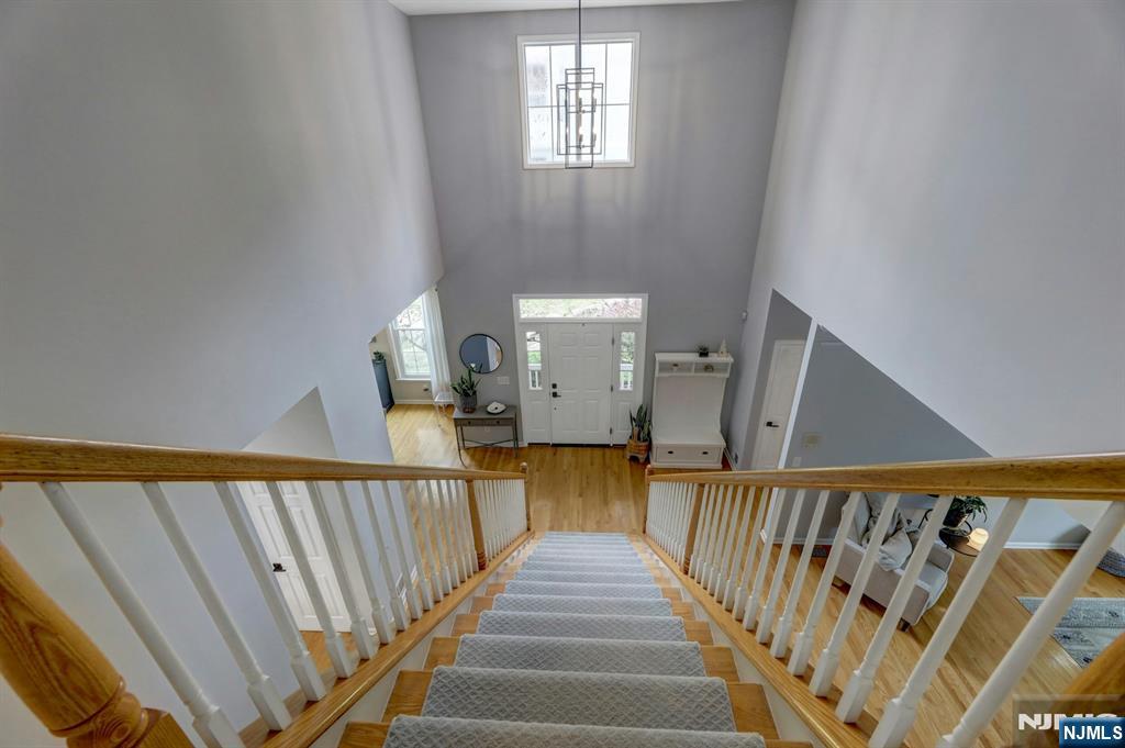 17 Crooked Hill