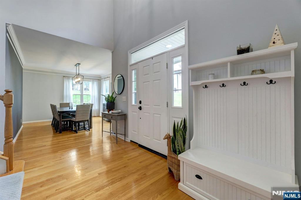 17 Crooked Hill