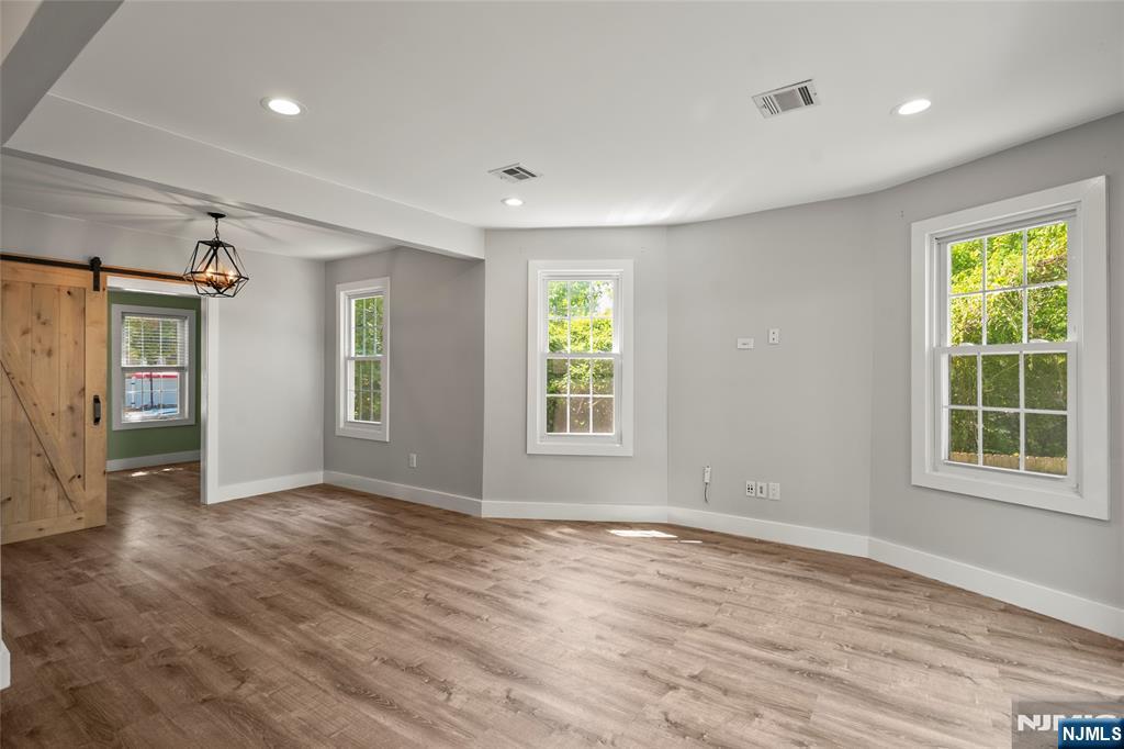 587 Kenwood Place
