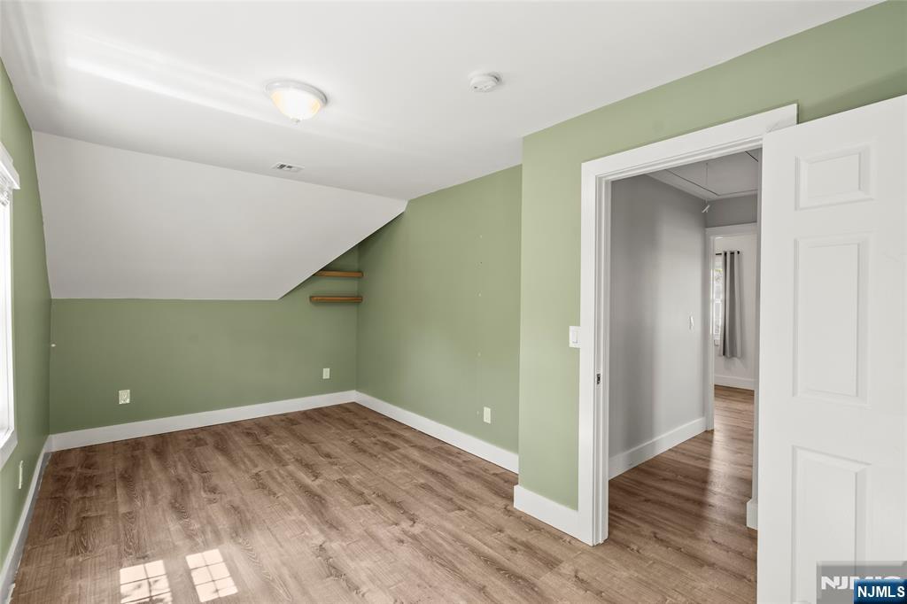 587 Kenwood Place