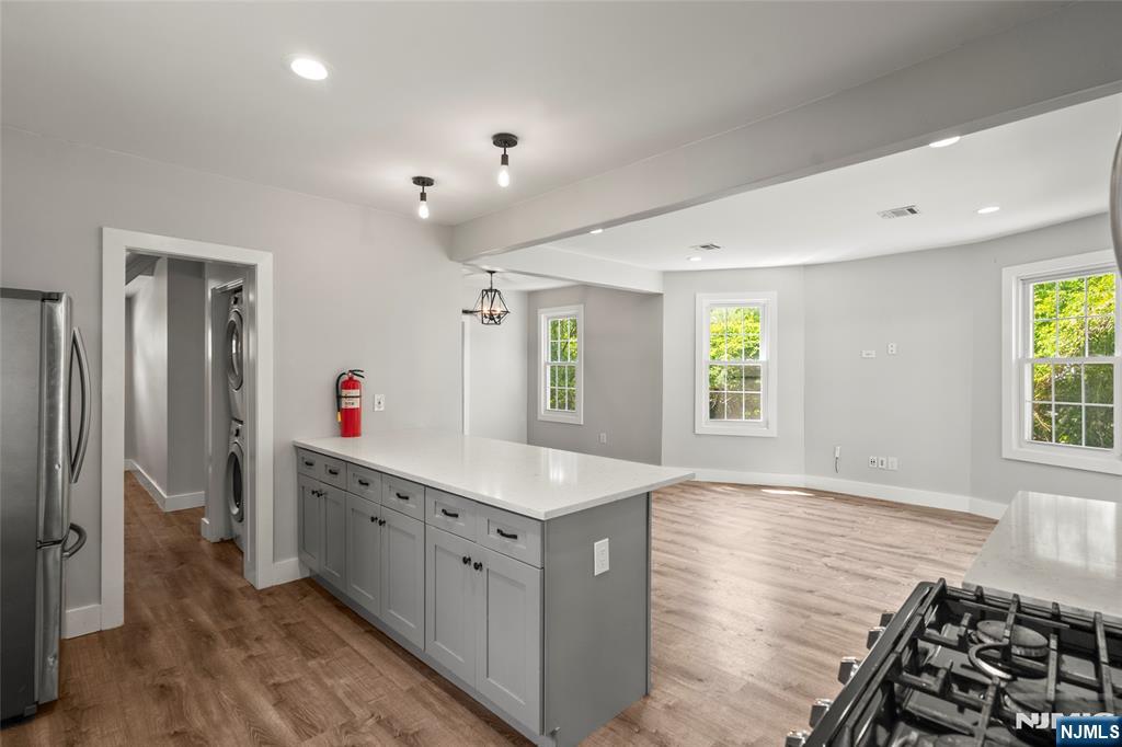587 Kenwood Place