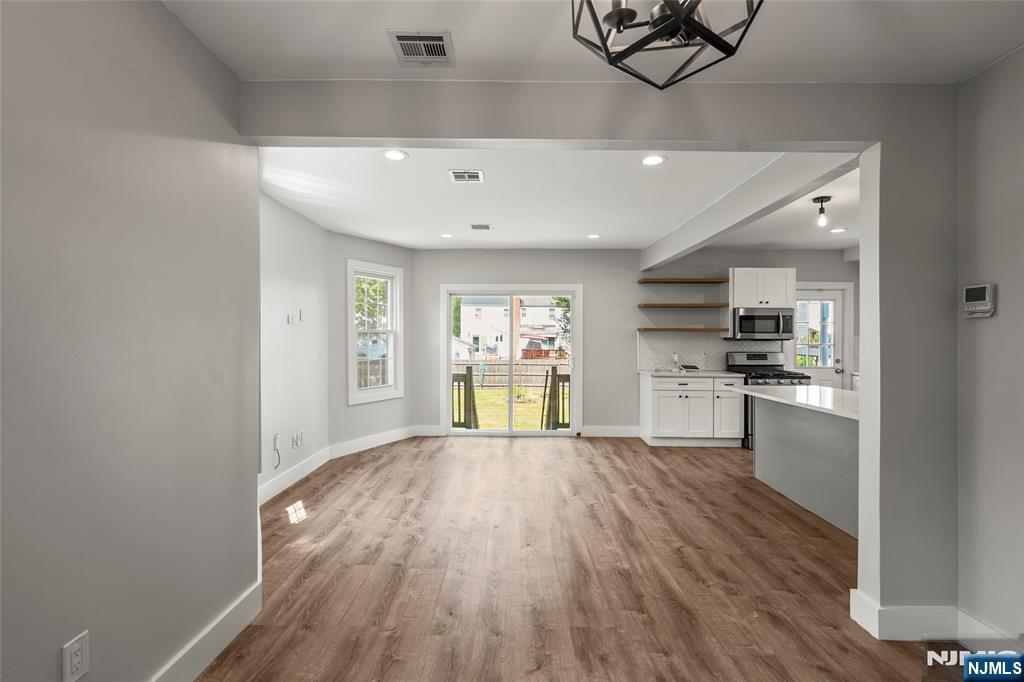587 Kenwood Place