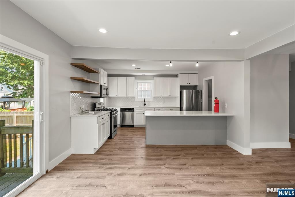 587 Kenwood Place