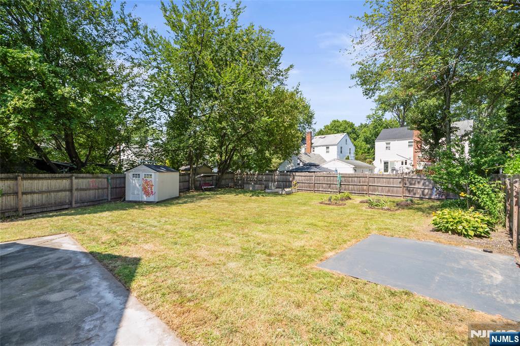 587 Kenwood Place