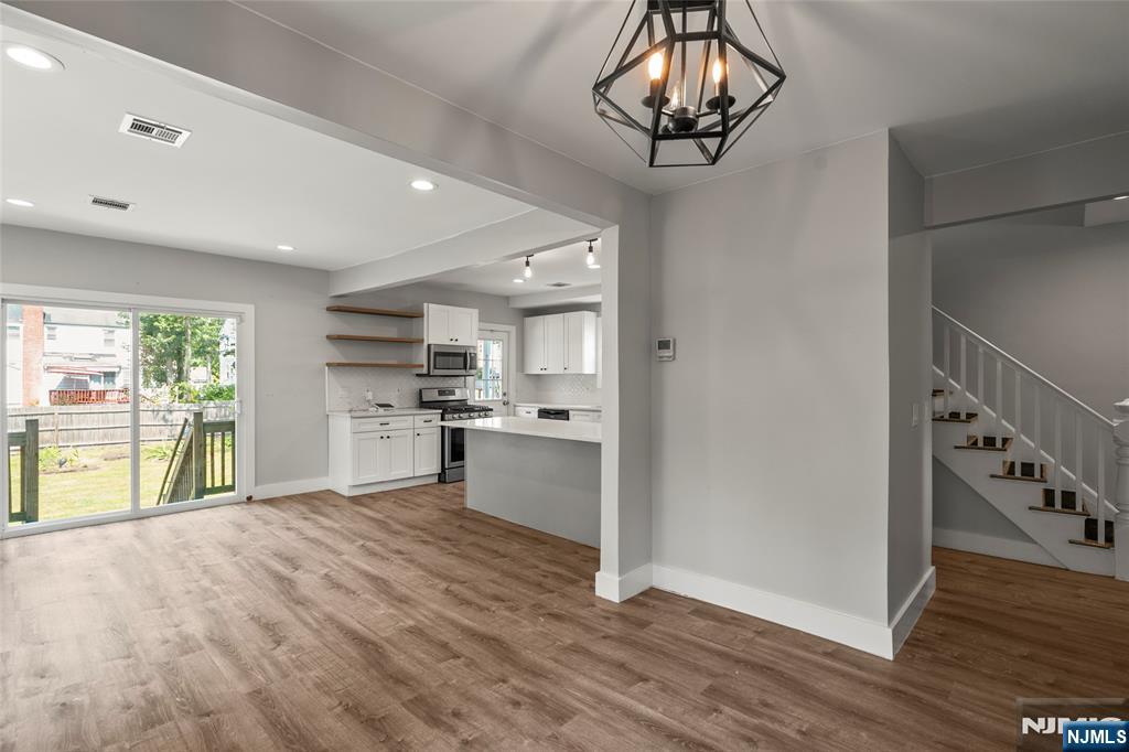 587 Kenwood Place