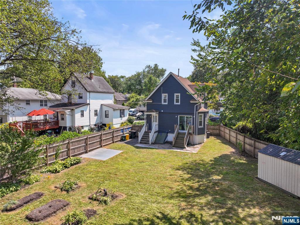 587 Kenwood Place