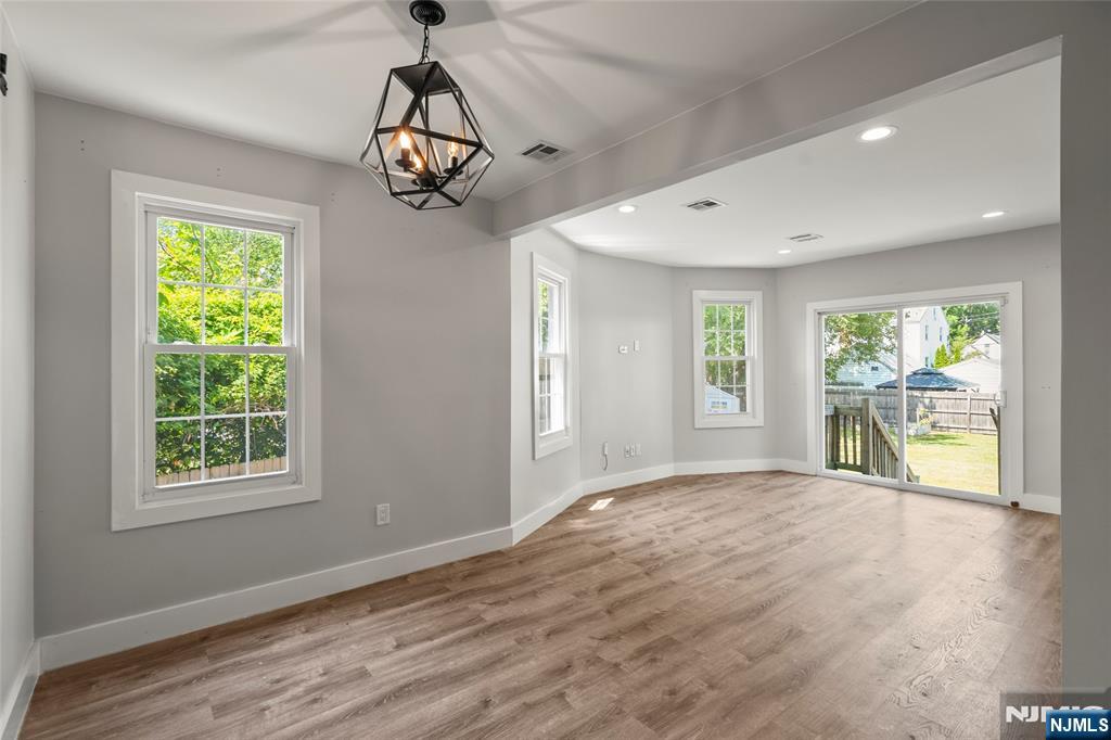 587 Kenwood Place