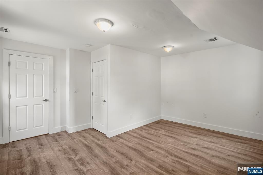 587 Kenwood Place