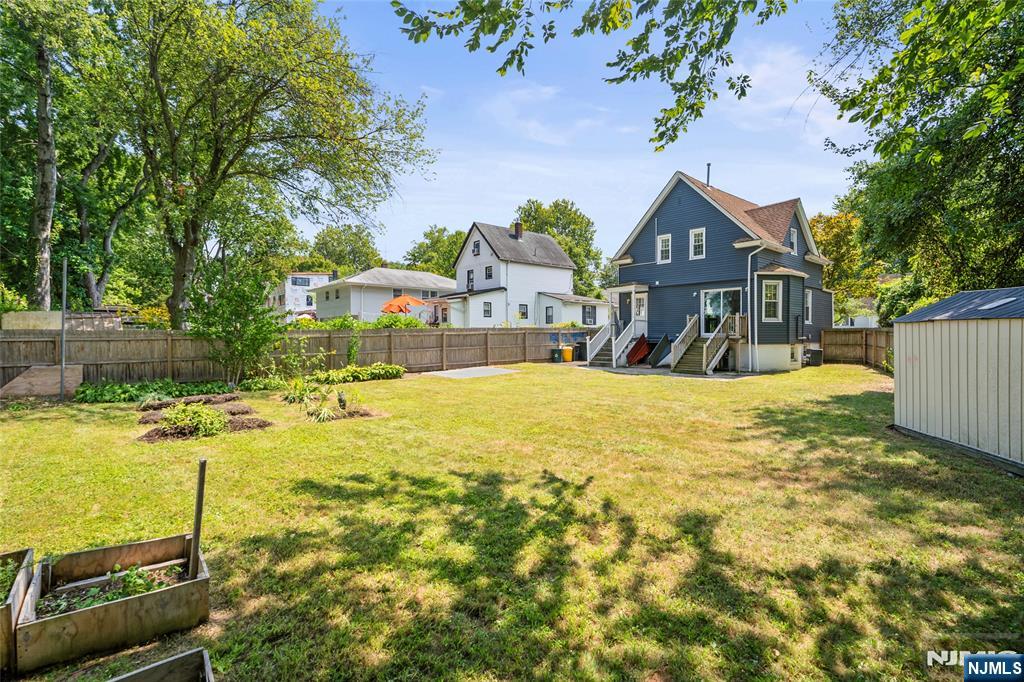 587 Kenwood Place