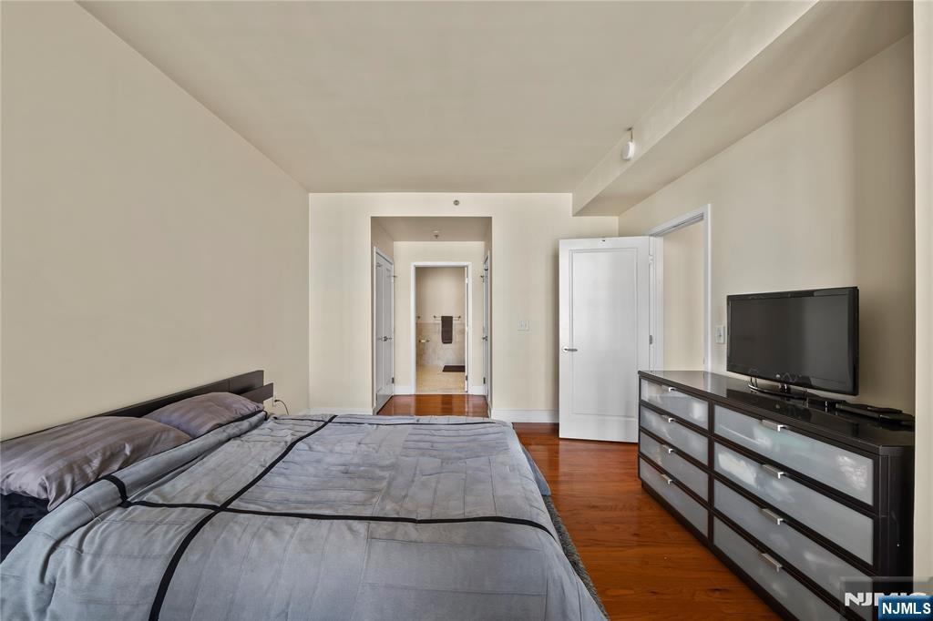 1125 Maxwell Lane 711