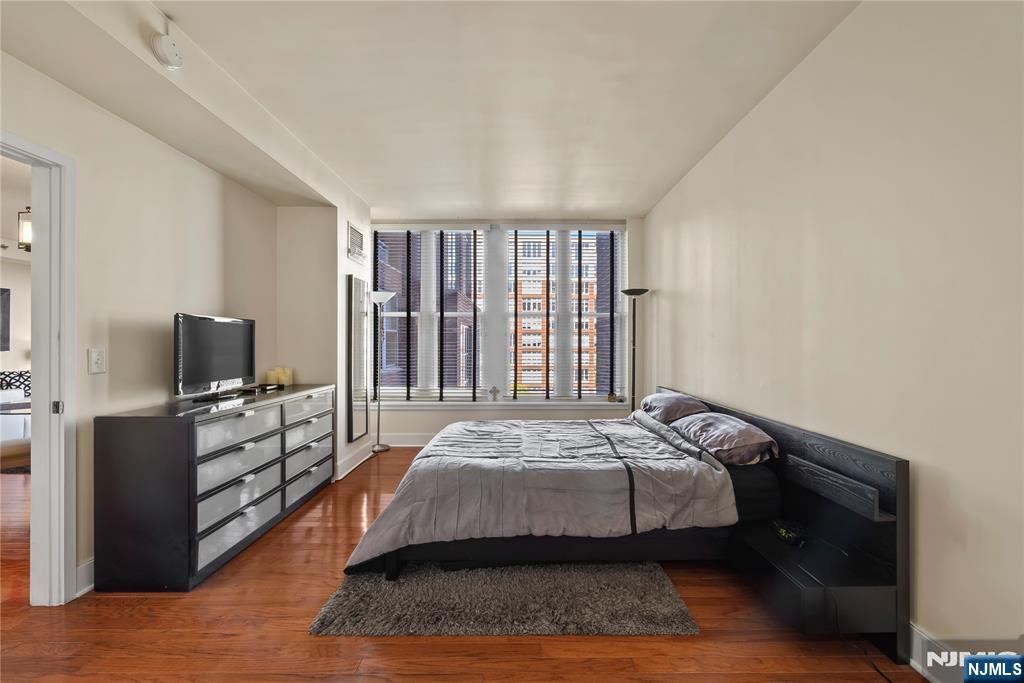 1125 Maxwell Lane 711
