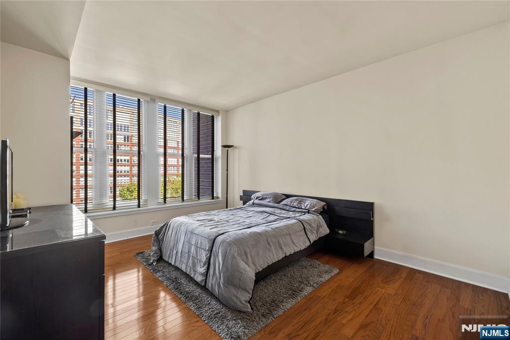 1125 Maxwell Lane 711