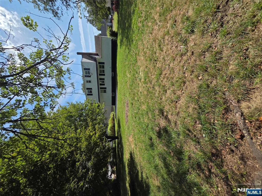 21-09 Carlisle Place