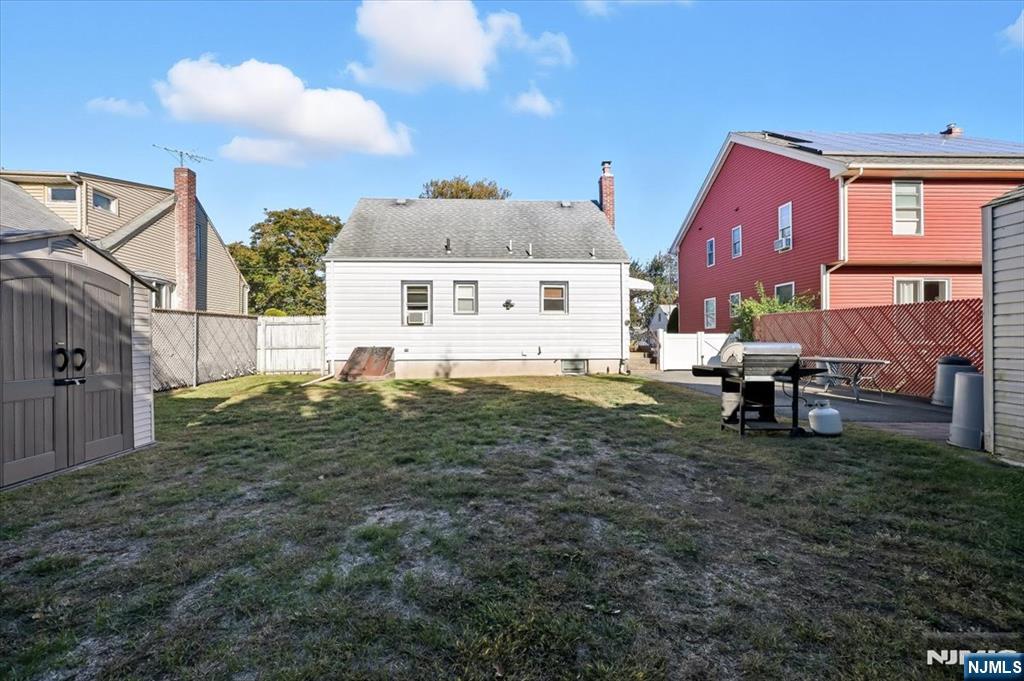 10-22 2nd Street