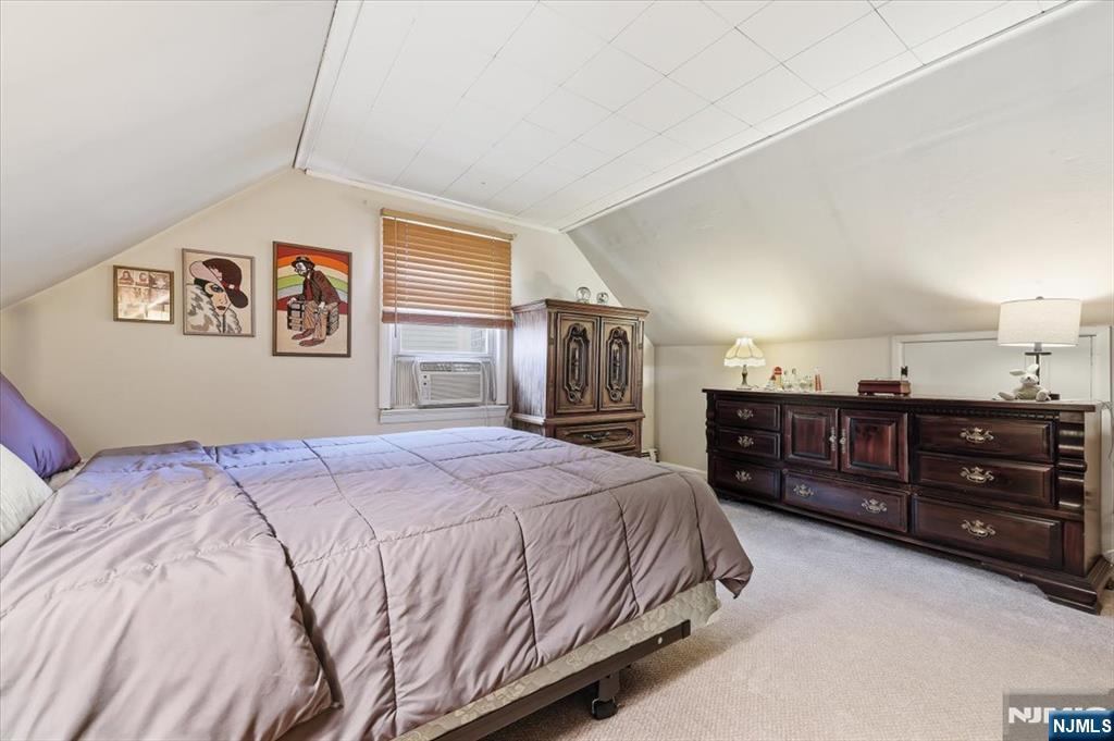 10-22 2nd Street