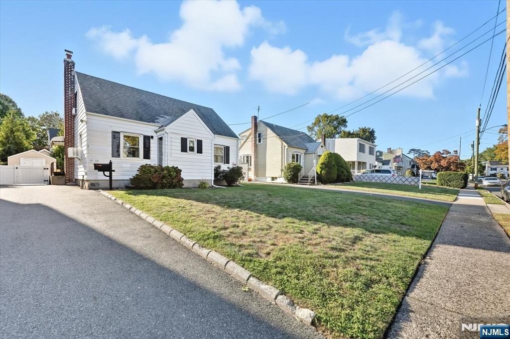 10-22 2nd Street