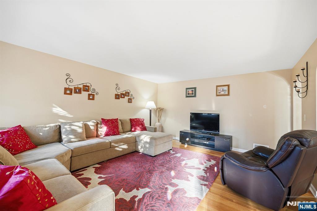 351 Harristown Road