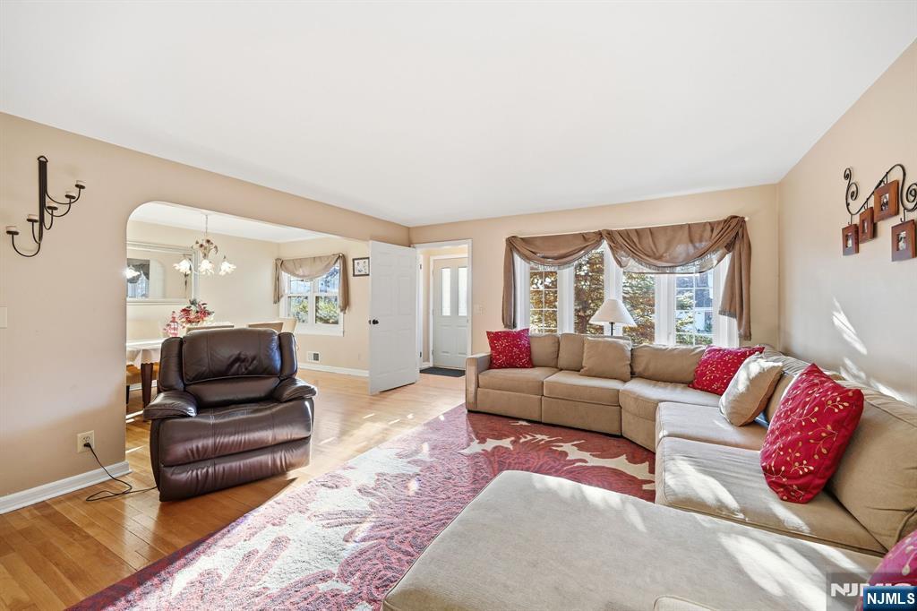 351 Harristown Road