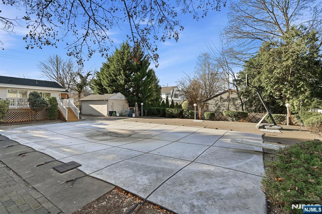 351 Harristown Road