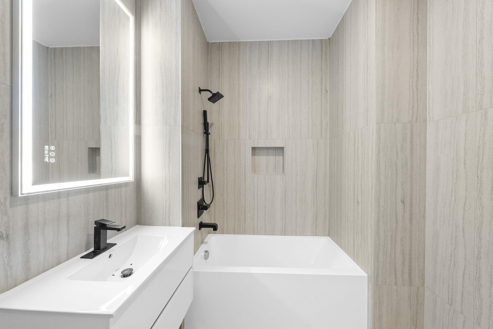 124 GLENWOOD AVE Unit: 1