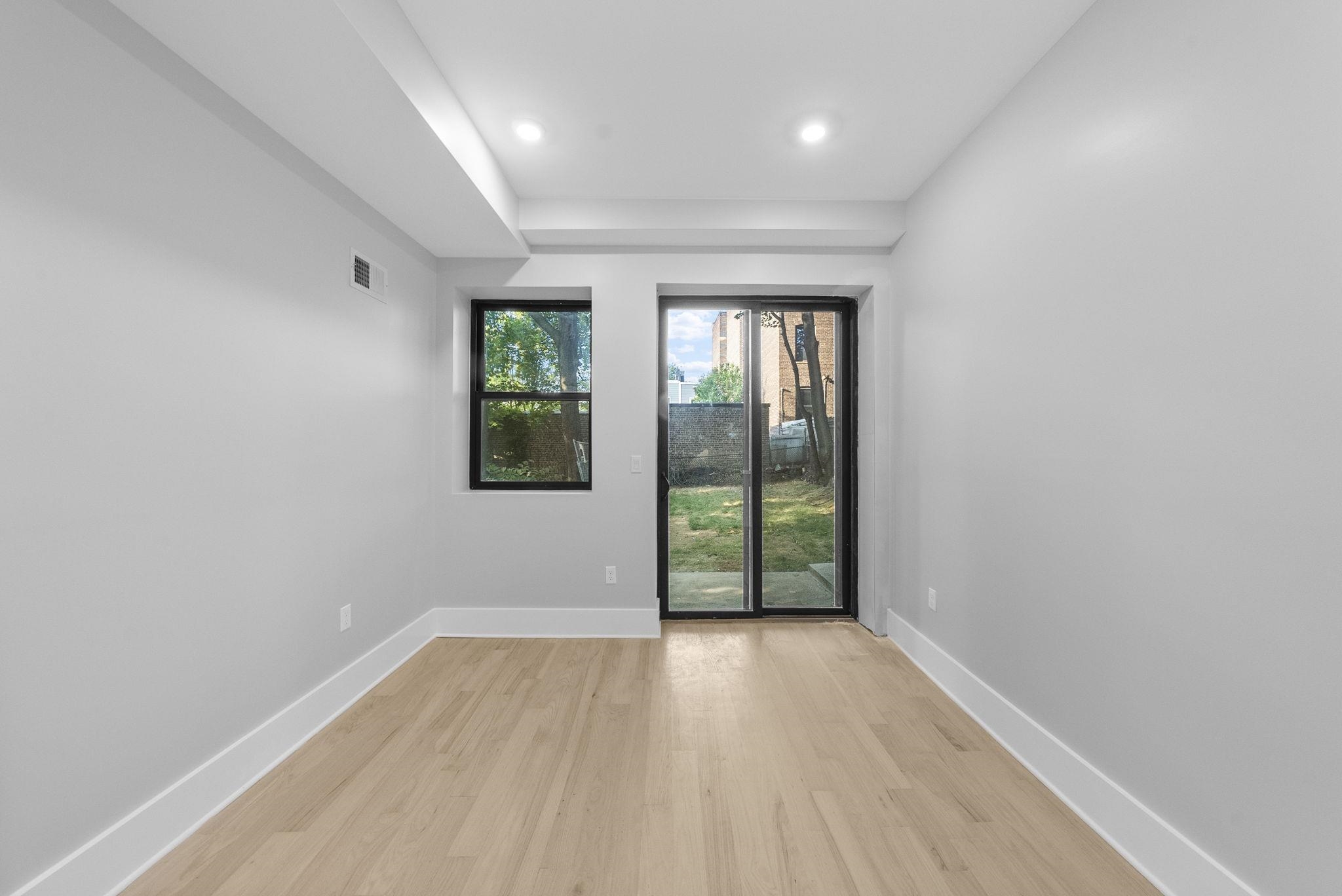 124 GLENWOOD AVE Unit: 1