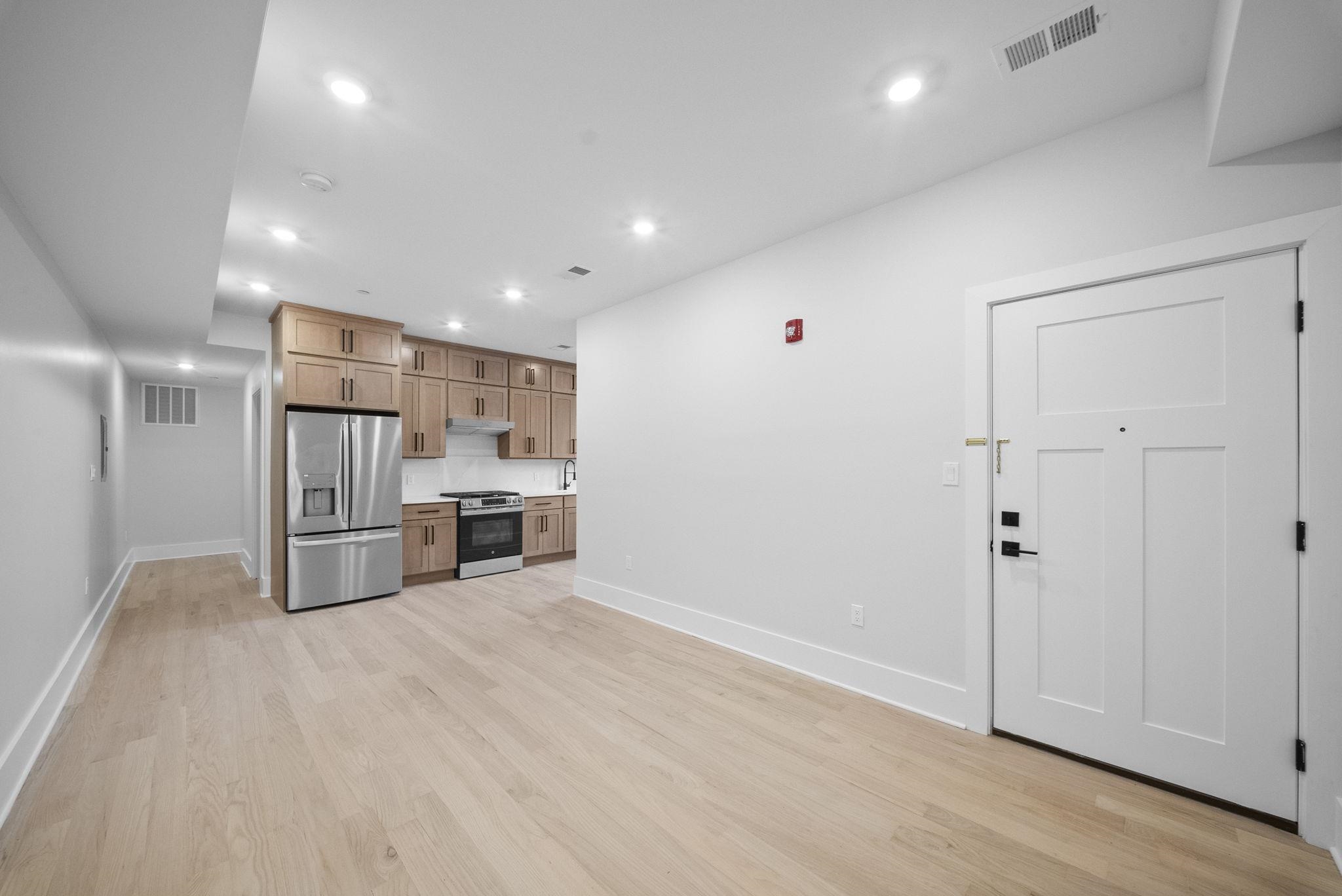 124 GLENWOOD AVE Unit: 4