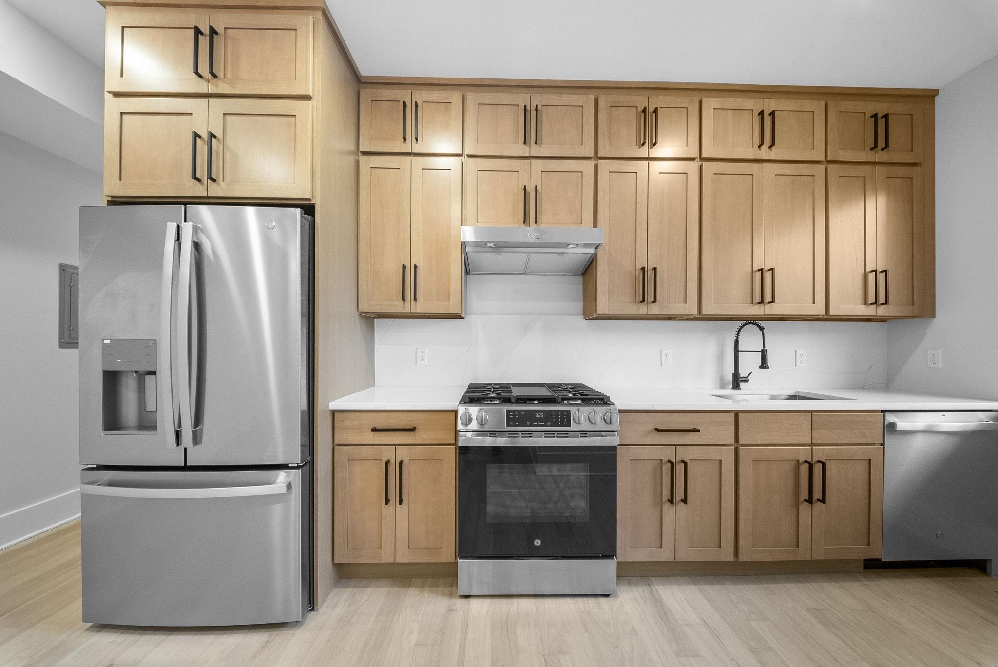 124 GLENWOOD AVE Unit: 4