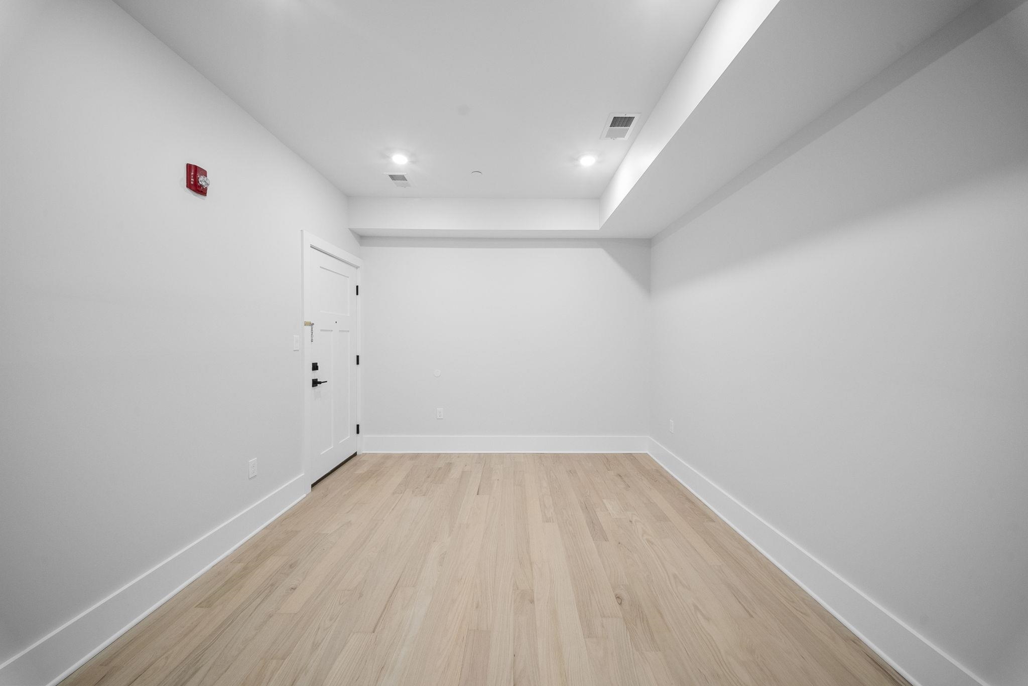 124 GLENWOOD AVE Unit: 4