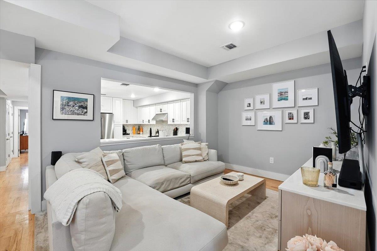 413 JEFFERSON ST Unit: 1