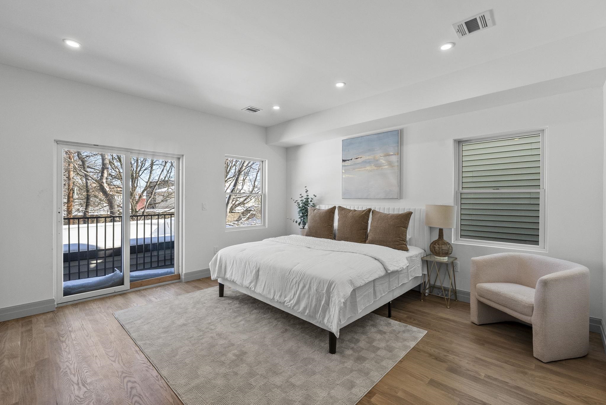 600 BRAMHALL AVE Unit: 2