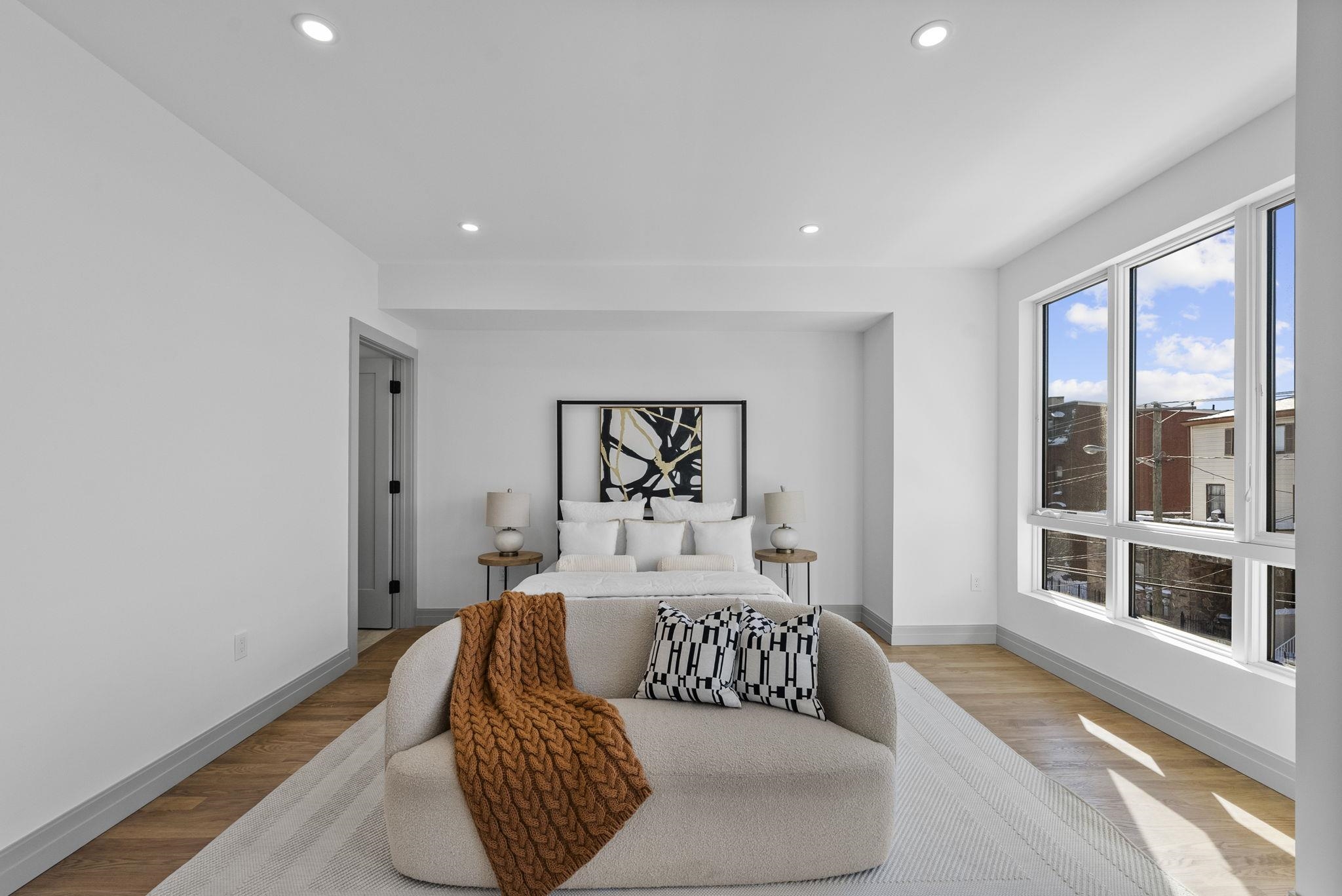 600 BRAMHALL AVE Unit: 2