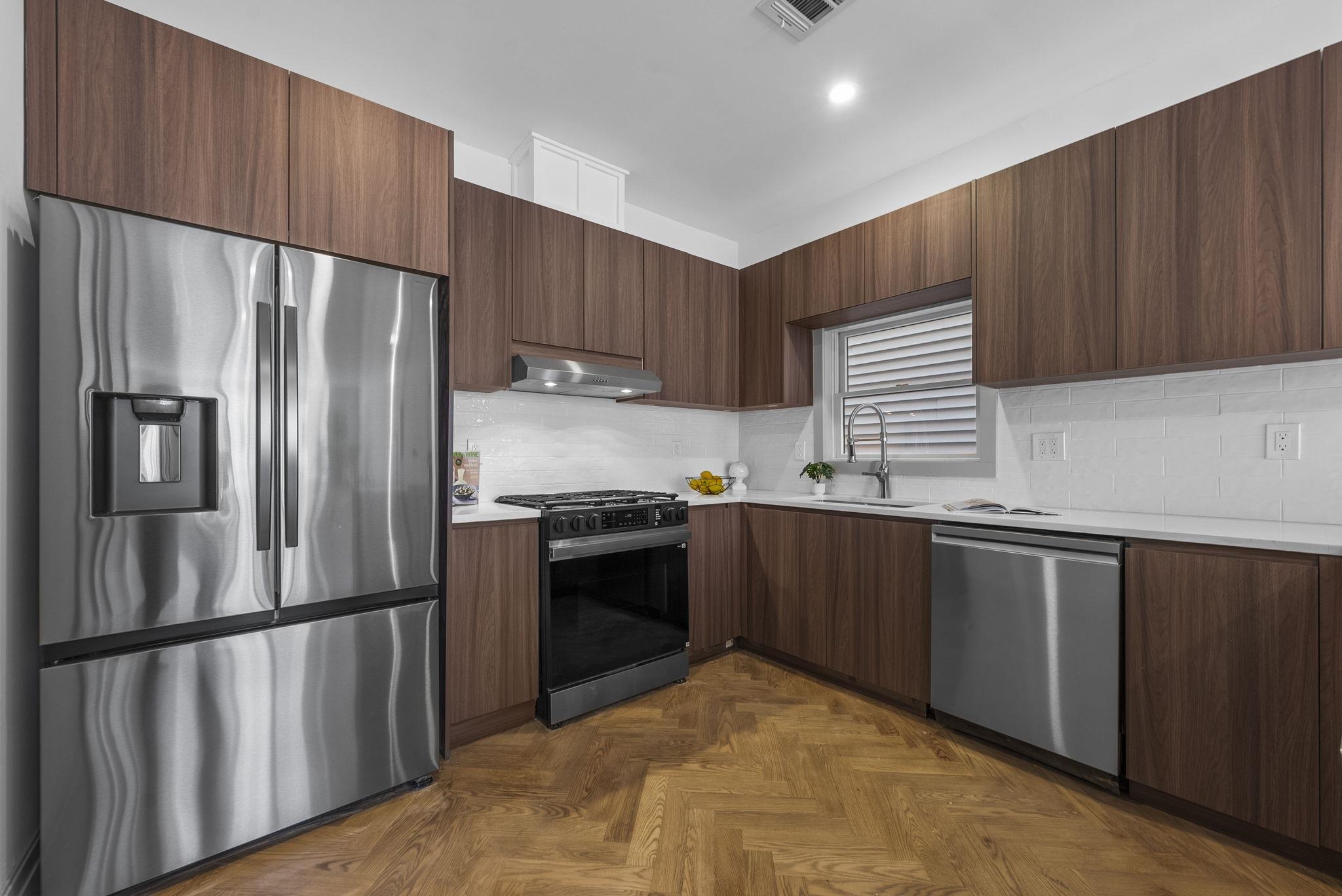 600 BRAMHALL AVE Unit: 2