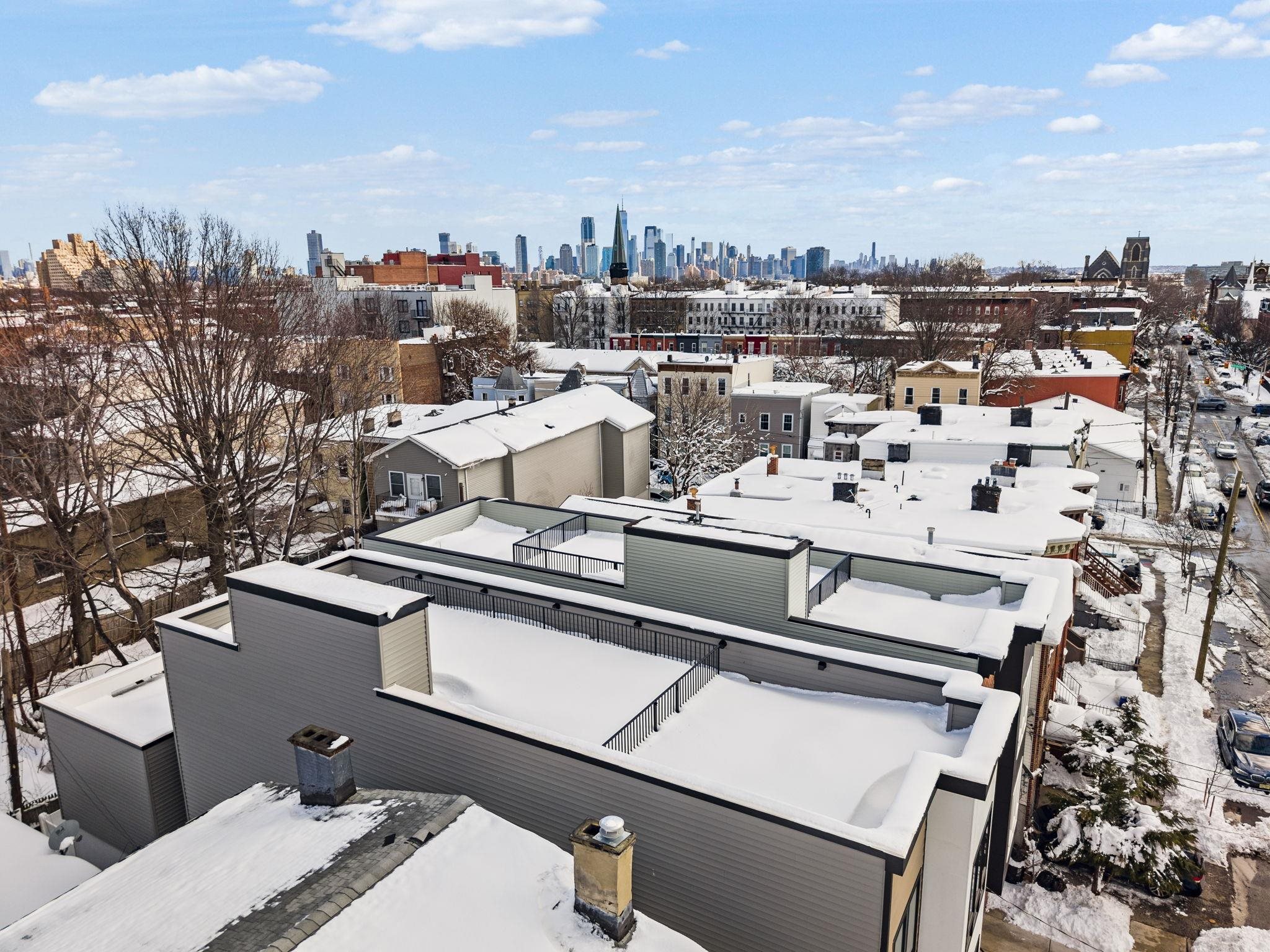 600 BRAMHALL AVE Unit: 2